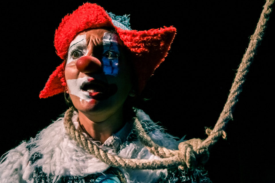 TOUT LE MONDE ME REGARDE Caroline Lemignard