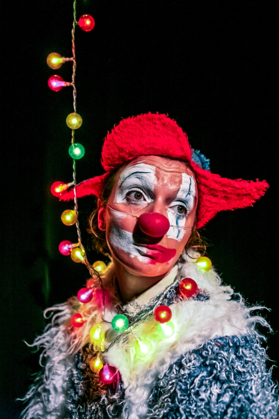 TOUT LE MONDE ME REGARDE Caroline Lemignard