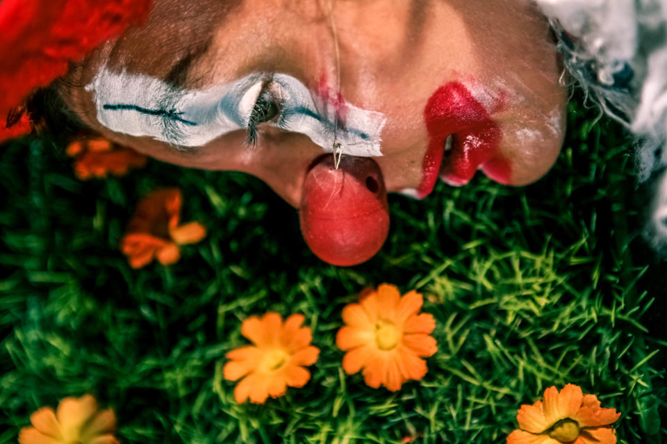 TOUT LE MONDE ME REGARDE Caroline Lemignard